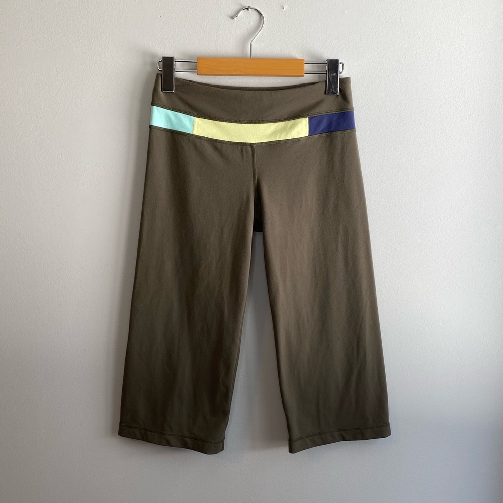 Lululemon Reversible Cropped Yoga Pant